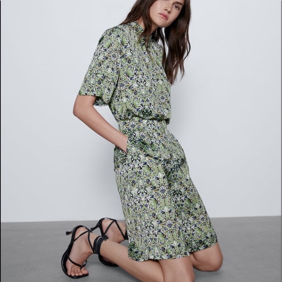 Zara FLORAL HIGH WAIST BERMUDAS Shorts w/Pockets - Picture 3 of 10